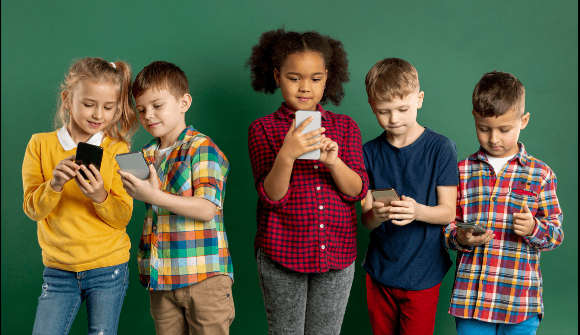 students using social media